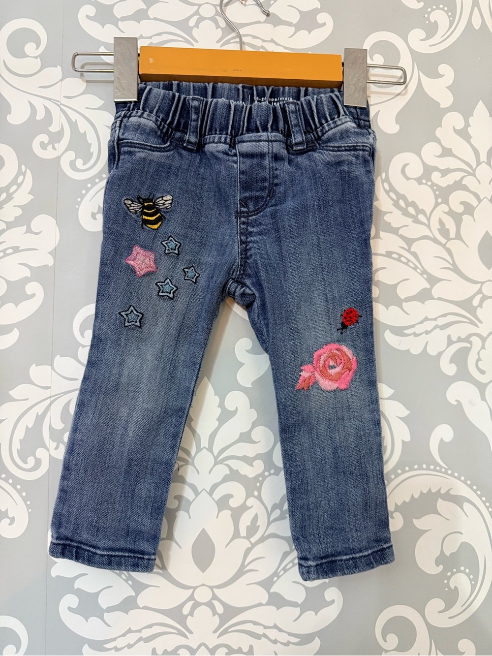 💫10/$25 • Baby Gap Embroidered Patch Blue Denim Jeans with Pink Floral Detail